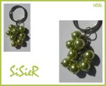 H004: Sleutelhanger met groene glasparels. 8 gram. 6 cm €3,50